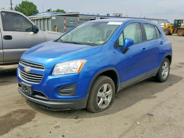 KL7CJNSB5GB667678 - 2016 CHEVROLET TRAX LS BLUE photo 2