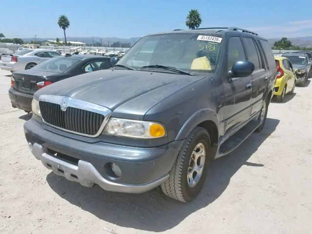 5LMRU27AXYLJ15083 - 2000 LINCOLN NAVIGATOR BLUE photo 2