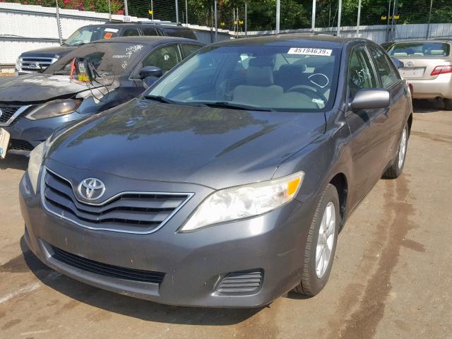 4T1BF3EK0BU616517 - 2011 TOYOTA CAMRY BASE GRAY photo 2