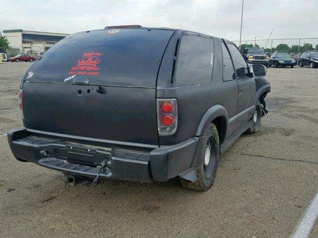 1GNCS18X23K134734 - 2003 CHEVROLET BLAZER BLACK photo 4