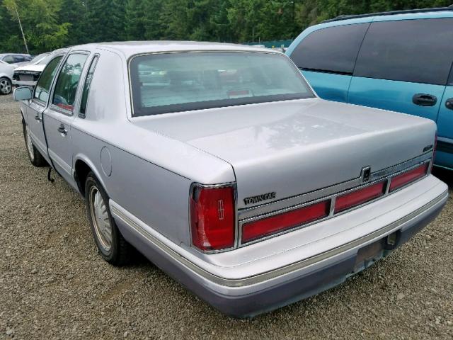 1LNLM82W7VY618986 - 1997 LINCOLN TOWN CAR SILVER photo 3