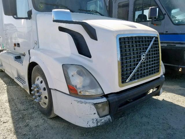 4V4NC9TK37N451035 - 2007 VOLVO VN VNL WHITE photo 9