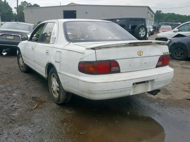 4T1GK13E4SU109946 - 1995 TOYOTA CAMRY XLE WHITE photo 3