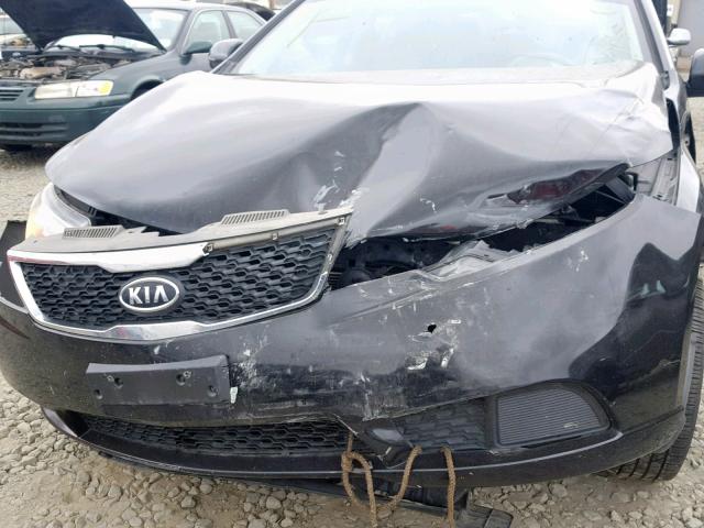 KNAFU5A27B5374507 - 2011 KIA FORTE EX BLACK photo 9