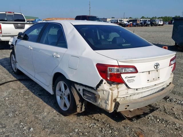 4T1BF1FK5EU817580 - 2014 TOYOTA CAMRY L WHITE photo 3