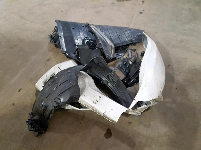 3HGGK5H88FM773998 - 2015 HONDA FIT EX WHITE photo 9