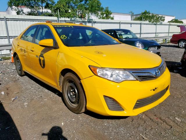 4T1BD1FK0EU129895 - 2014 TOYOTA CAMRY HYBR YELLOW photo 1