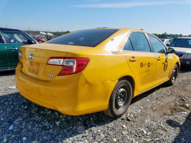 4T1BD1FK0EU129895 - 2014 TOYOTA CAMRY HYBR YELLOW photo 4