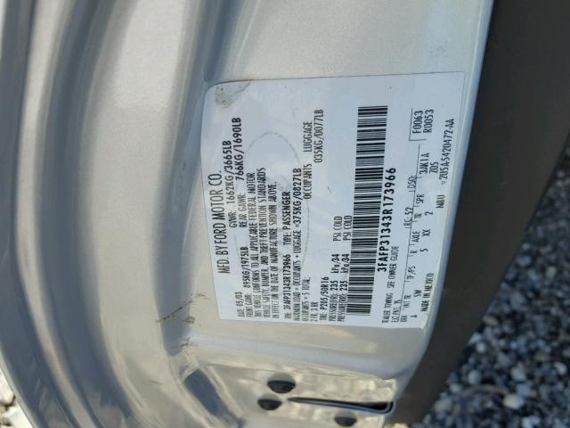 3FAFP31343R173966 - 2003 FORD FOCUS ZX3 SILVER photo 10