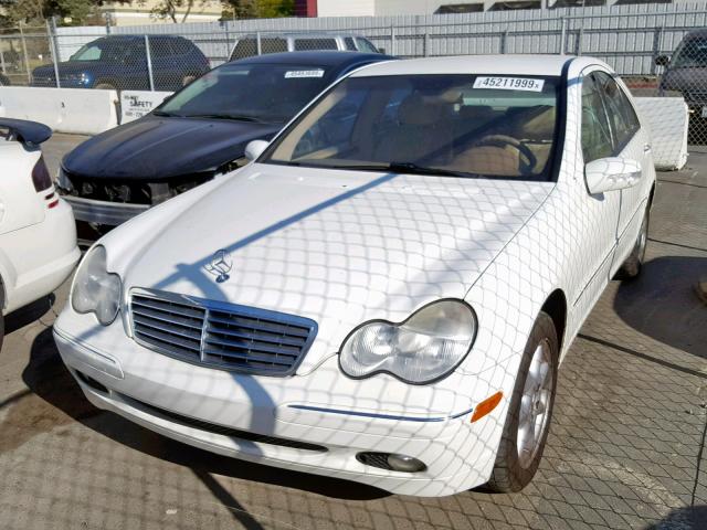 WDBRF61J32F254994 - 2002 MERCEDES-BENZ C 240 WHITE photo 2