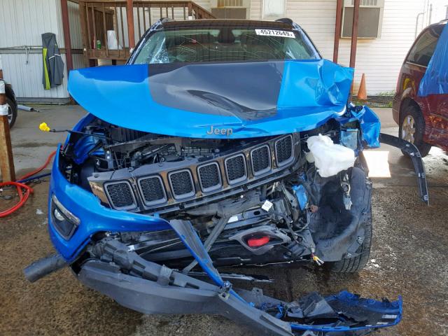 3C4NJDDB4JT116425 - 2018 JEEP COMPASS TR BLUE photo 9