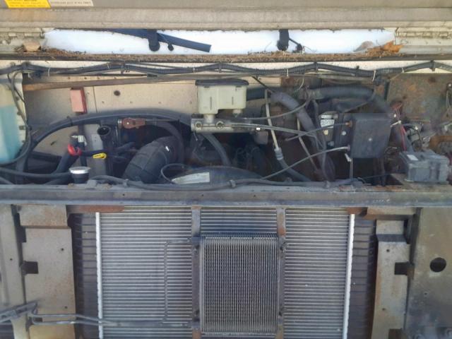 1GBKP32R7V3318189 - 1997 CHEVROLET P30 WHITE photo 7