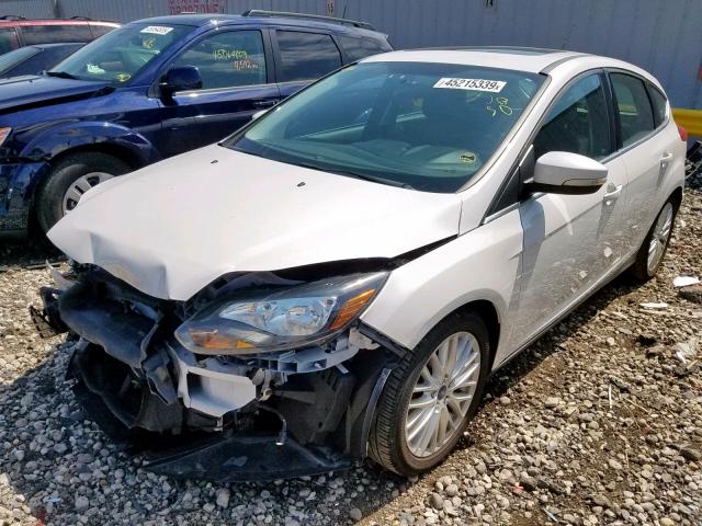 1FADP3N22DL241867 - 2013 FORD FOCUS TITA WHITE photo 2