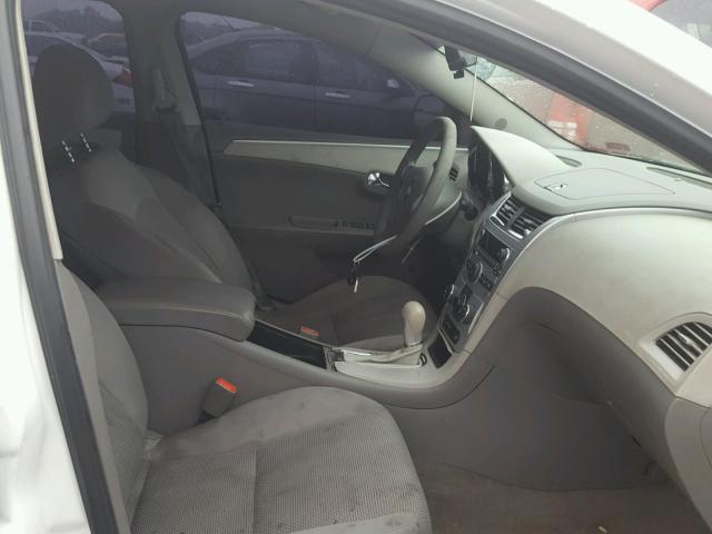 1G1ZB5EB4AF306070 - 2010 CHEVROLET MALIBU LS 白色 照片 5