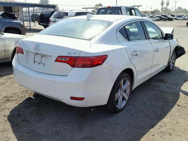 19VDE1F31FE000575 - 2015 ACURA ILX 20 WHITE photo 4