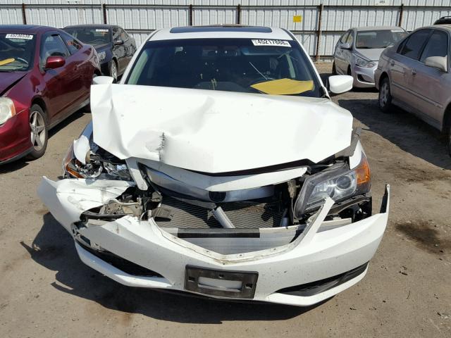 19VDE1F31FE000575 - 2015 ACURA ILX 20 WHITE photo 9