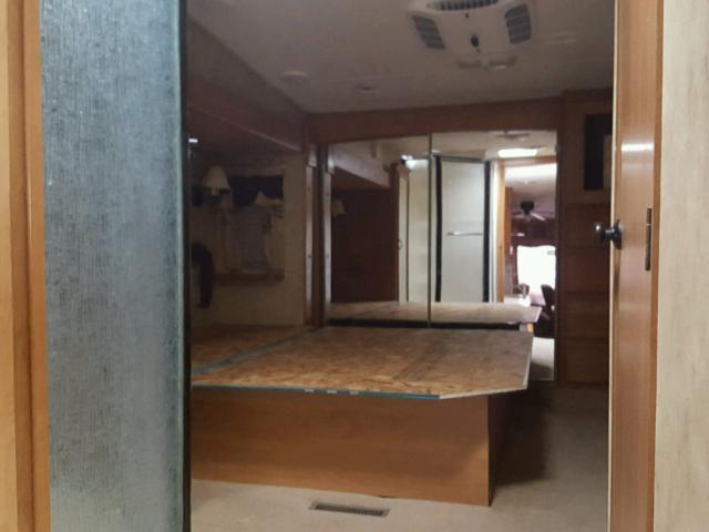 4YDF3402184700153 - 2008 KEYSTONE MONTANA WHITE photo 5