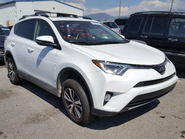 JTMRFREV2JJ196016 - 2018 TOYOTA RAV4 ADVEN WHITE photo 1