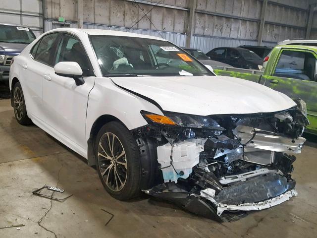 4T1B11HK2KU751559 - 2019 TOYOTA CAMRY L WHITE photo 1