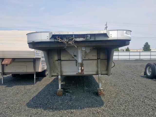 4FGL05033XF413598 - 1998 FEATHERLITE MFG INC GOOSENECK WHITE photo 2