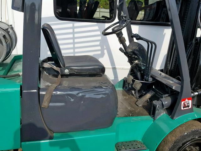 AF13D31766 - 2006 MITSUBISHI FORKLIFT GREEN photo 5