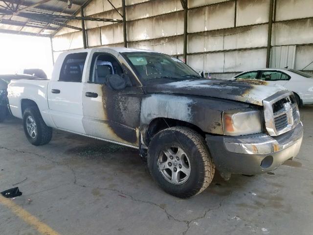 1D7HW48N55S225492 - 2005 DODGE DAKOTA QUA WHITE photo 1