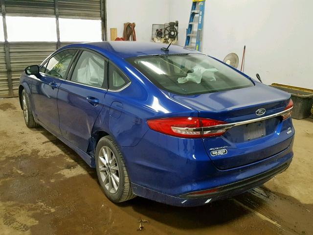 3FA6P0HD2HR273391 - 2017 FORD FUSION SE BLUE photo 3