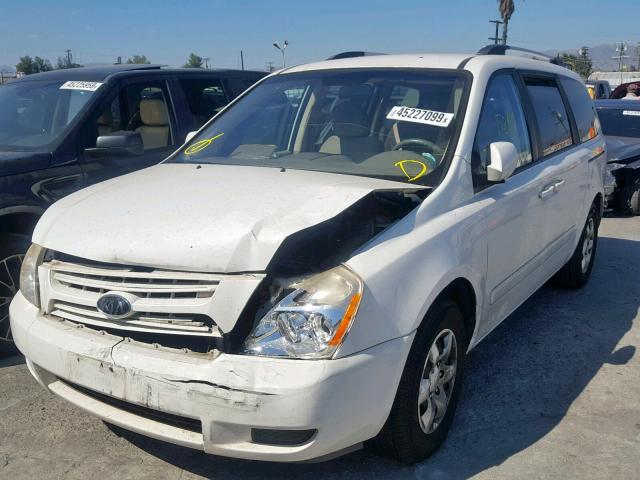 KNDMG4C36A6361371 - 2010 KIA SEDONA LX WHITE photo 2