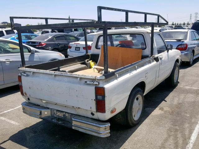 JT4RN34R1C0055435 - 1982 TOYOTA PICKUP 1/2 WHITE photo 4