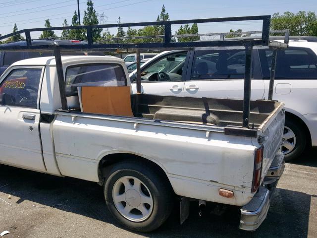 JT4RN34R1C0055435 - 1982 TOYOTA PICKUP 1/2 WHITE photo 9