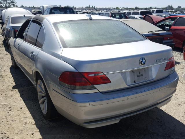 WBAHN83527DT68982 - 2007 BMW 750 SILVER photo 3