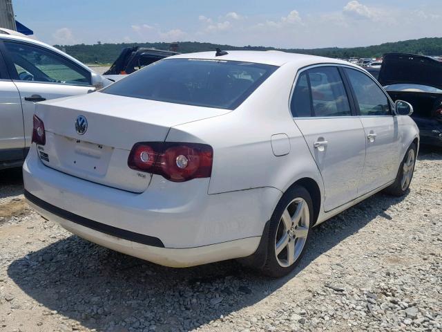 3VWRL7AJ0AM057941 - 2010 VOLKSWAGEN JETTA TDI WHITE photo 4