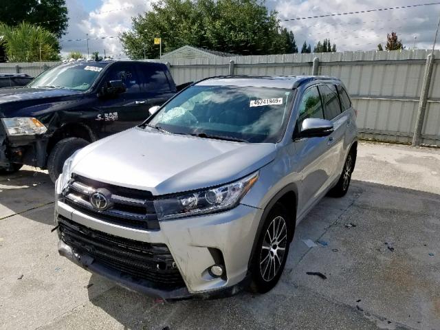 5TDJZRFH3HS444851 - 2017 TOYOTA HIGHLANDER SILVER photo 2