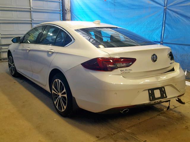 W04GM6SX0J1131693 - 2018 BUICK REGAL PREF WHITE photo 3