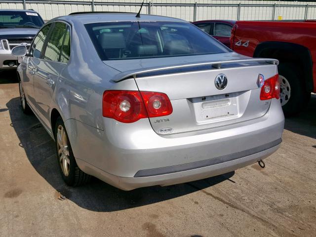 3VWEG71K67M090107 - 2007 VOLKSWAGEN JETTA WOLF SILVER photo 3