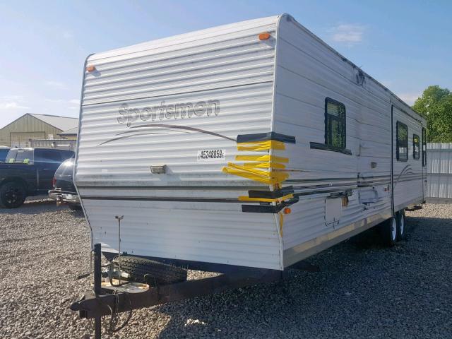 4EZTS352X2S018482 - 2002 SPRE CAMPER WHITE photo 2