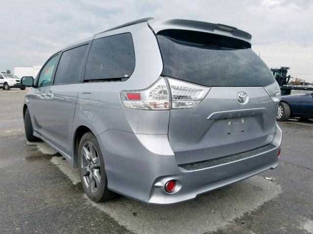 5TDXZ3DC7JS923245 - 2018 TOYOTA SIENNA SE SILVER photo 3