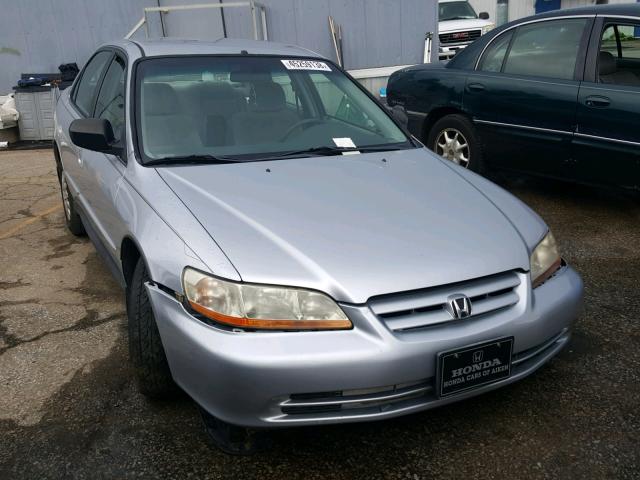 1HGCF86681A046503 - 2001 HONDA ACCORD VAL SILVER photo 1