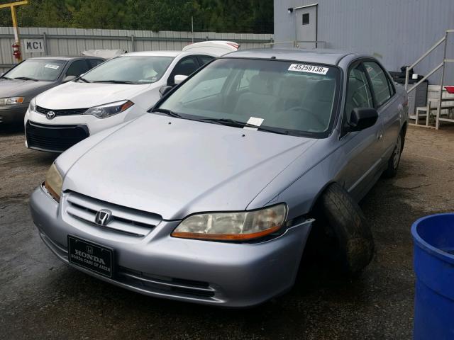 1HGCF86681A046503 - 2001 HONDA ACCORD VAL SILVER photo 2