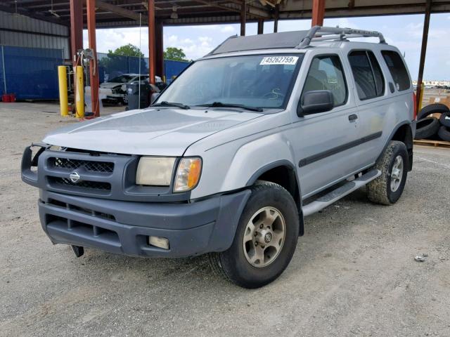 5N1ED28T3YC587370 - 2000 NISSAN XTERRA XE SILVER photo 2