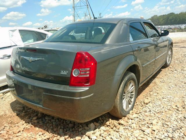 2C3KA53G28H151672 - 2008 CHRYSLER 300 TOURIN GRAY photo 4