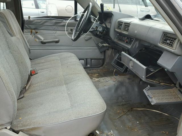 JT4RN70D7G0012970 - 1986 TOYOTA PICKUP XTR GRAY photo 5