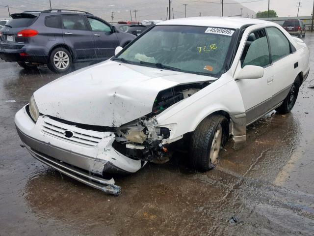 4T1BG22K6XU875449 - 1999 TOYOTA CAMRY CE WHITE photo 2