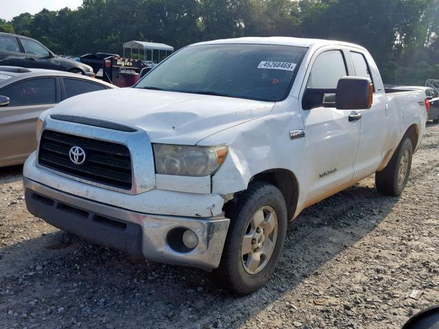 5TFRV54118X041572 - 2008 TOYOTA TUNDRA DOU WHITE photo 2