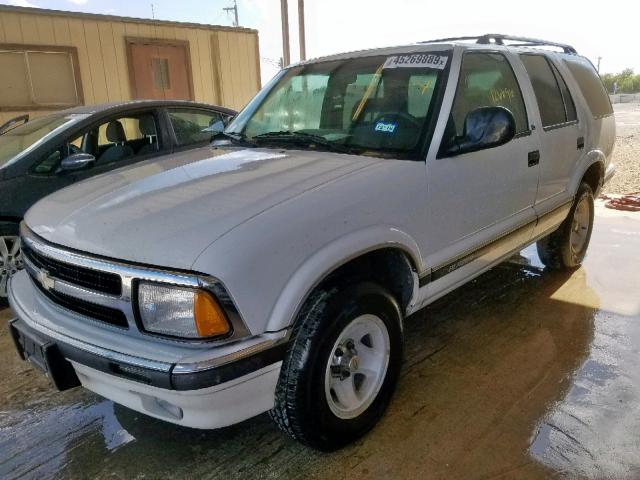 1GNCS13WXVK248109 - 1997 CHEVROLET BLAZER WHITE photo 2