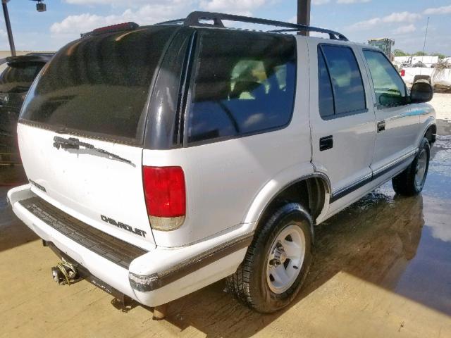 1GNCS13WXVK248109 - 1997 CHEVROLET BLAZER WHITE photo 4