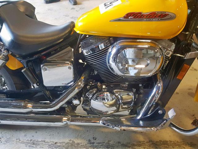 JH2RC44052M616361 - 2002 HONDA VT750 DC YELLOW photo 7