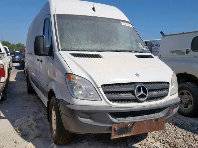 WD3PE8CB4B5570286 - 2011 MERCEDES-BENZ SPRINTER 2 WHITE photo 1