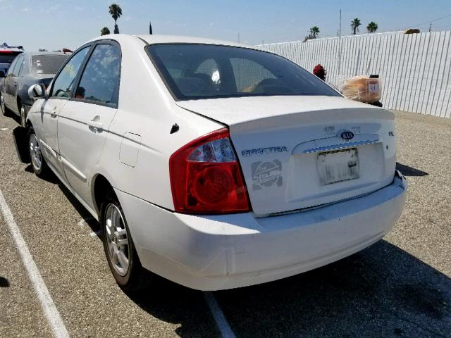 KNAFE122345053796 - 2004 KIA NEW SPECTR WHITE photo 3