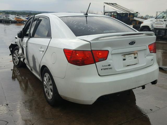 KNAFU4A23D5719559 - 2013 KIA FORTE EX WHITE photo 3